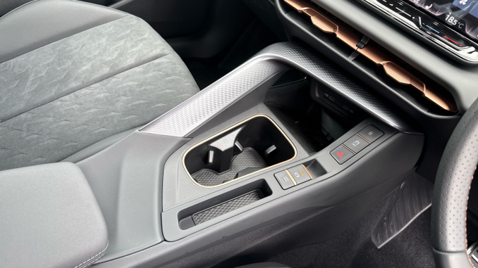 CUPRA Terramar 1.5 eTSI 150 V2 5dr DSG Petrol Hatchback - Image 14
